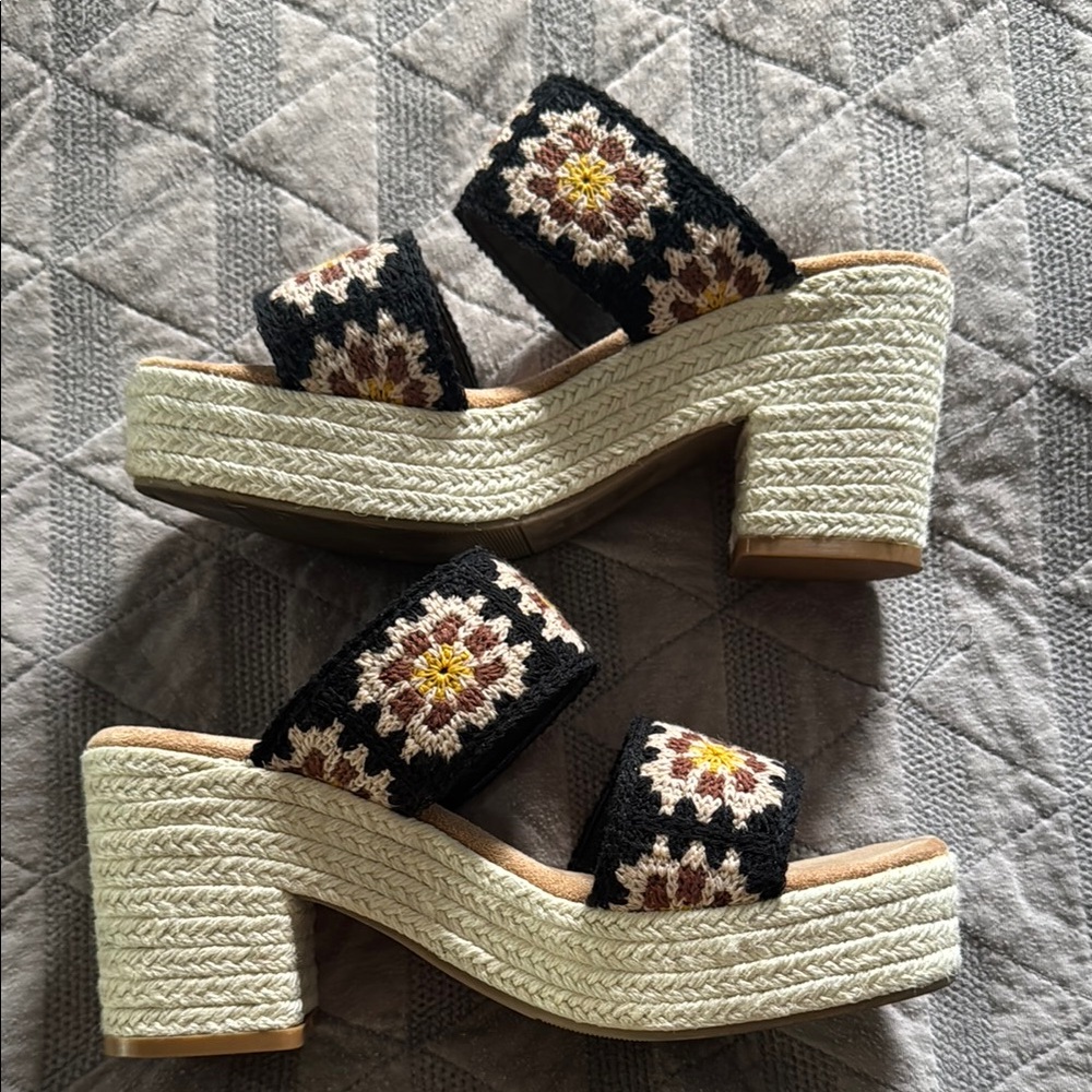Black and Cream embroidered Floral Platform Sandals